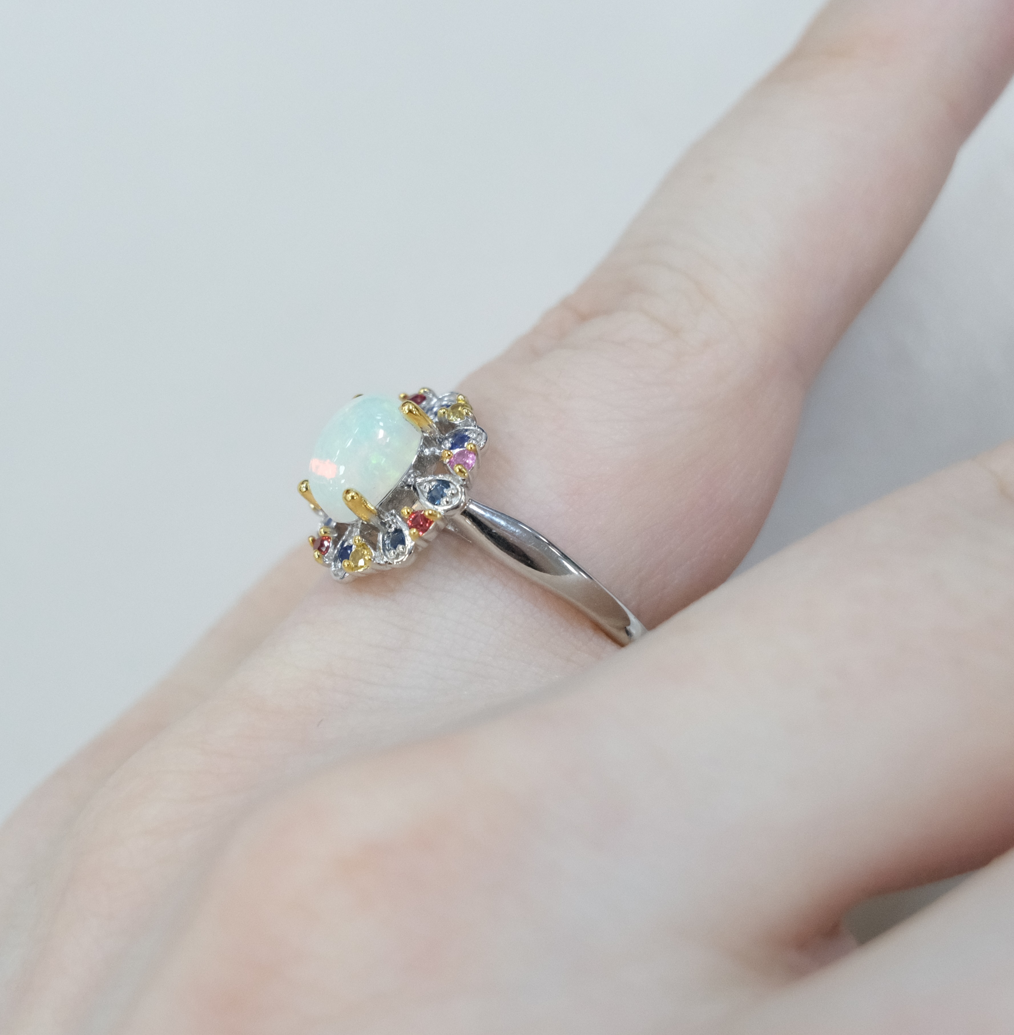 Серебряное кольцо с опалом